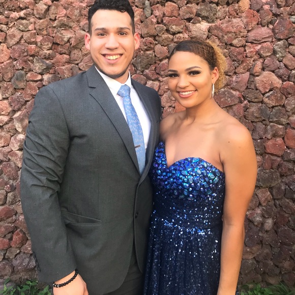 Fully embellished formal gown - Picture 2 of 5